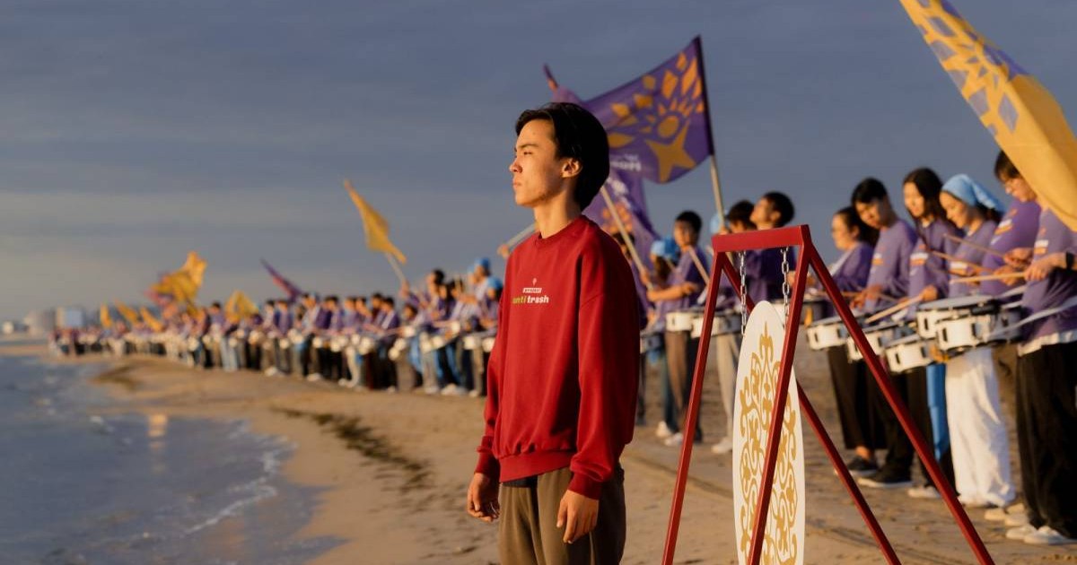 Олардың екеуі жас қызды трафиктенді (порно)