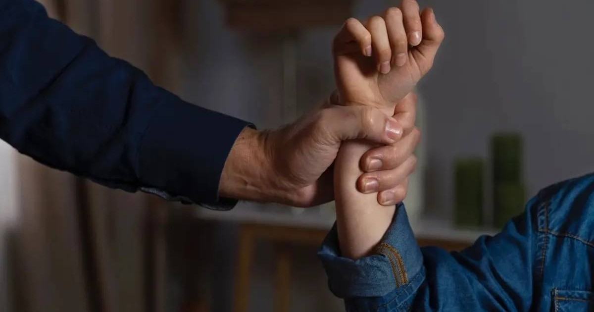 Үндістанда қазақстандық бапкер 16 жастағы қызға тиіскен