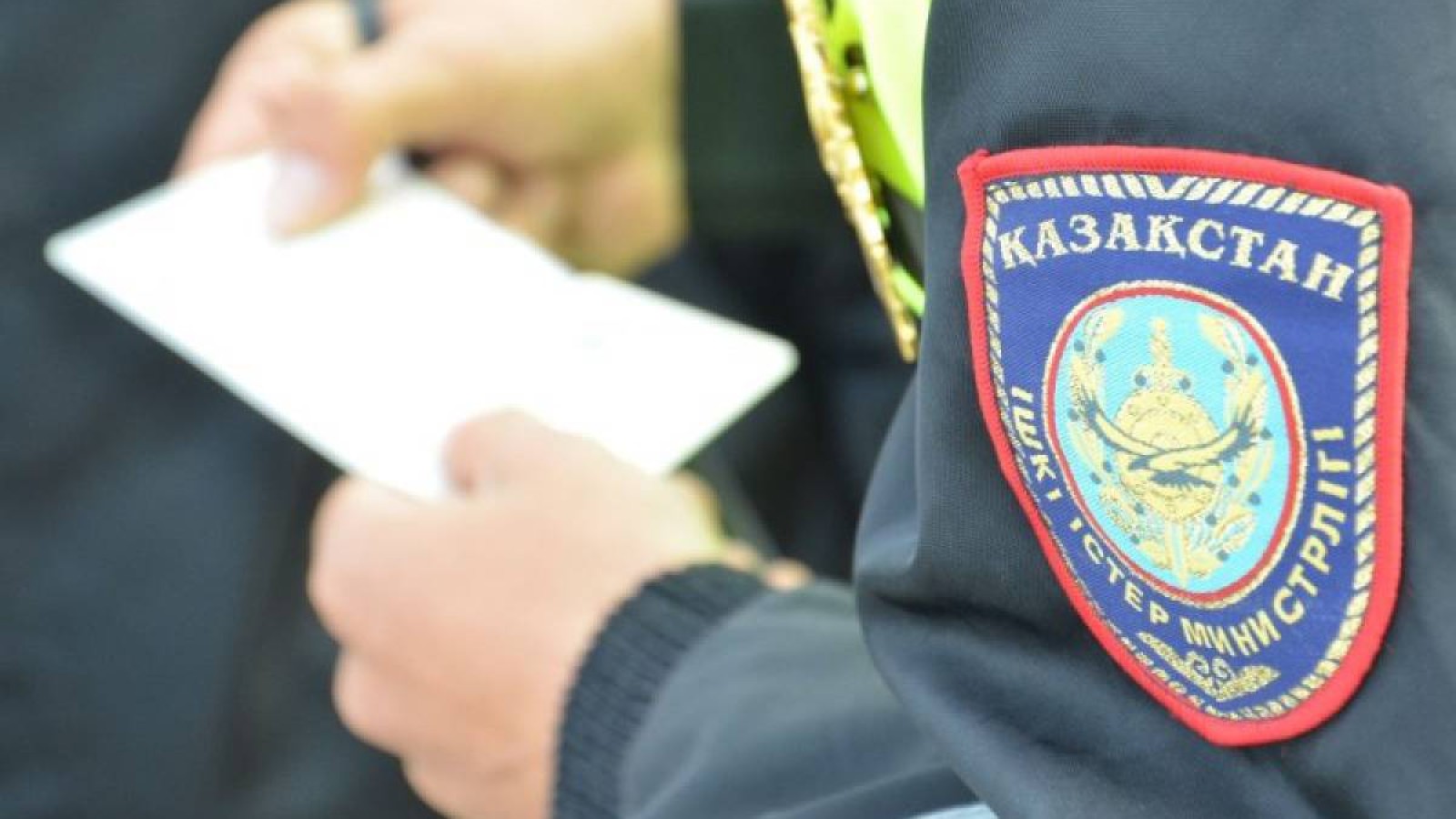 Марқұмдарды саудалаған полицейлер дауға қалды.