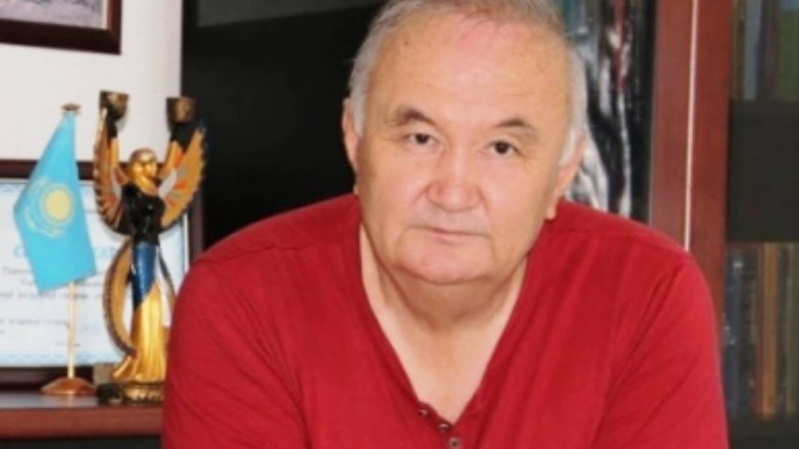 Көрнекті ақын Есенғали Раушанов өмірден өтті.