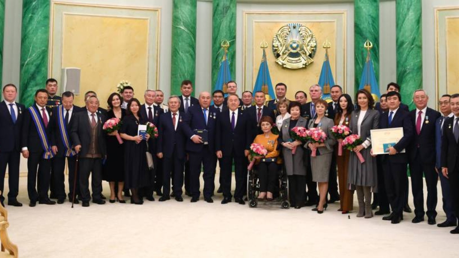 Әкімдер мен министрлер де мемлекеттік награда алды.