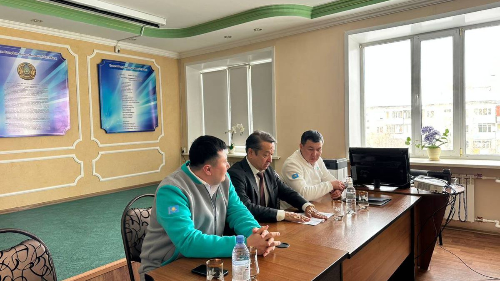 Петропавлдағы №1 емхана ұжымымен тұрғын үй және жаңа медициналық жабдықтар мәселелері талқыланды.