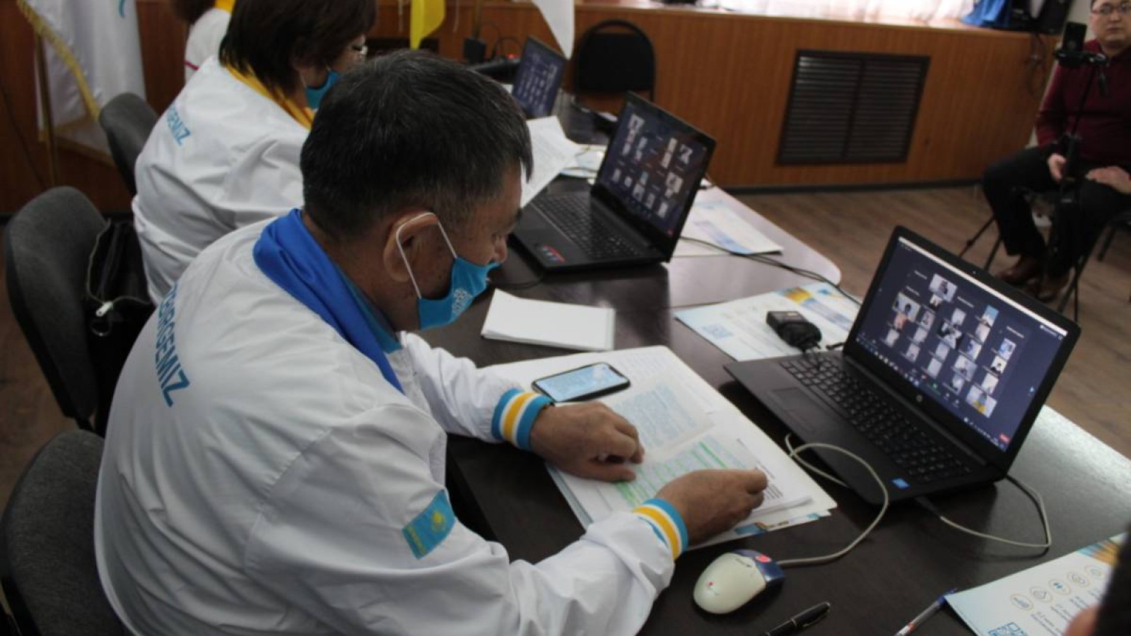 Кандидаттар медицина саласының өкілдерімен пікірлесті.