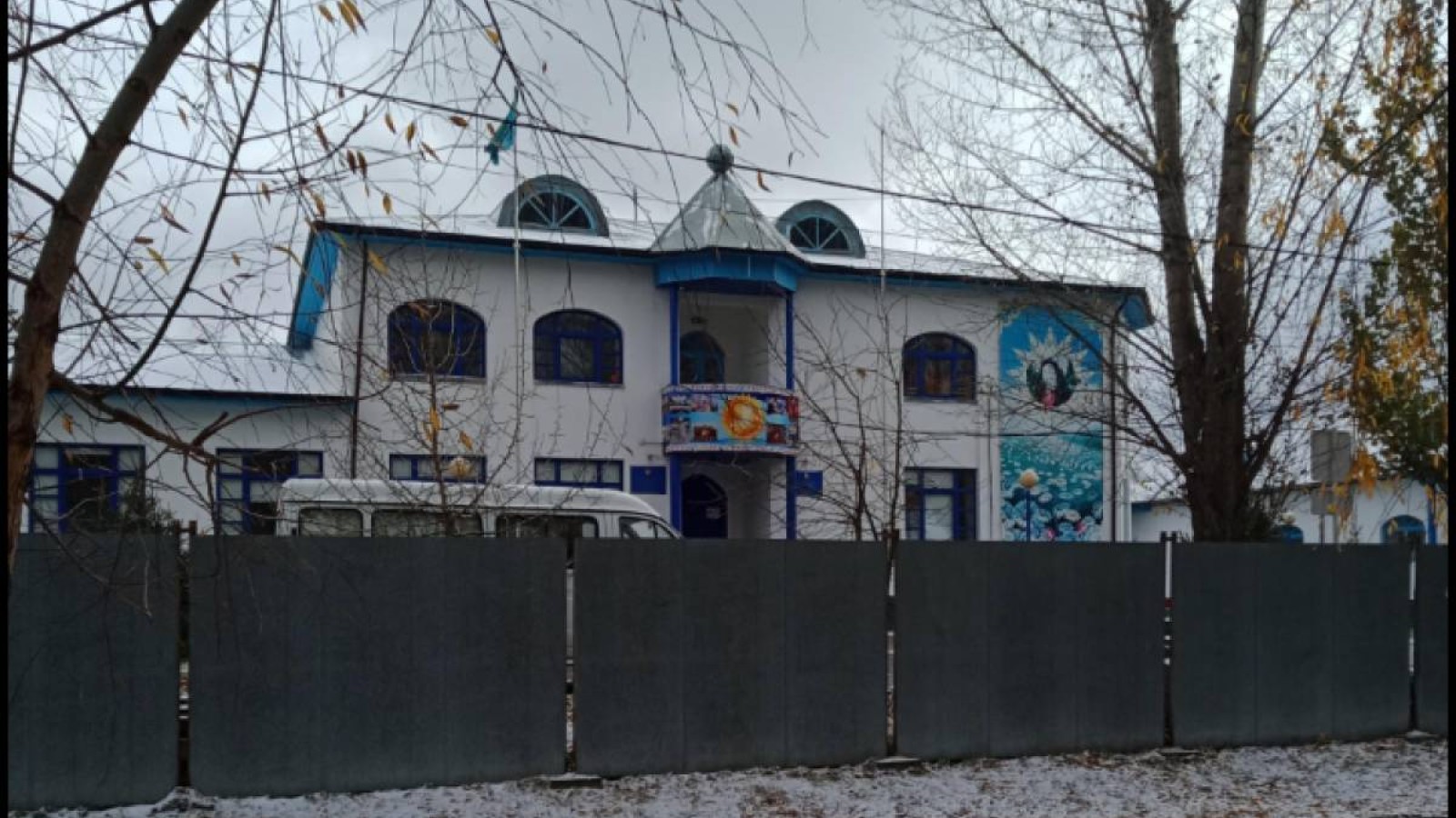 Балалар үйінің басшысы жол жөндеуге бөлінген ақшаны жымқырған.