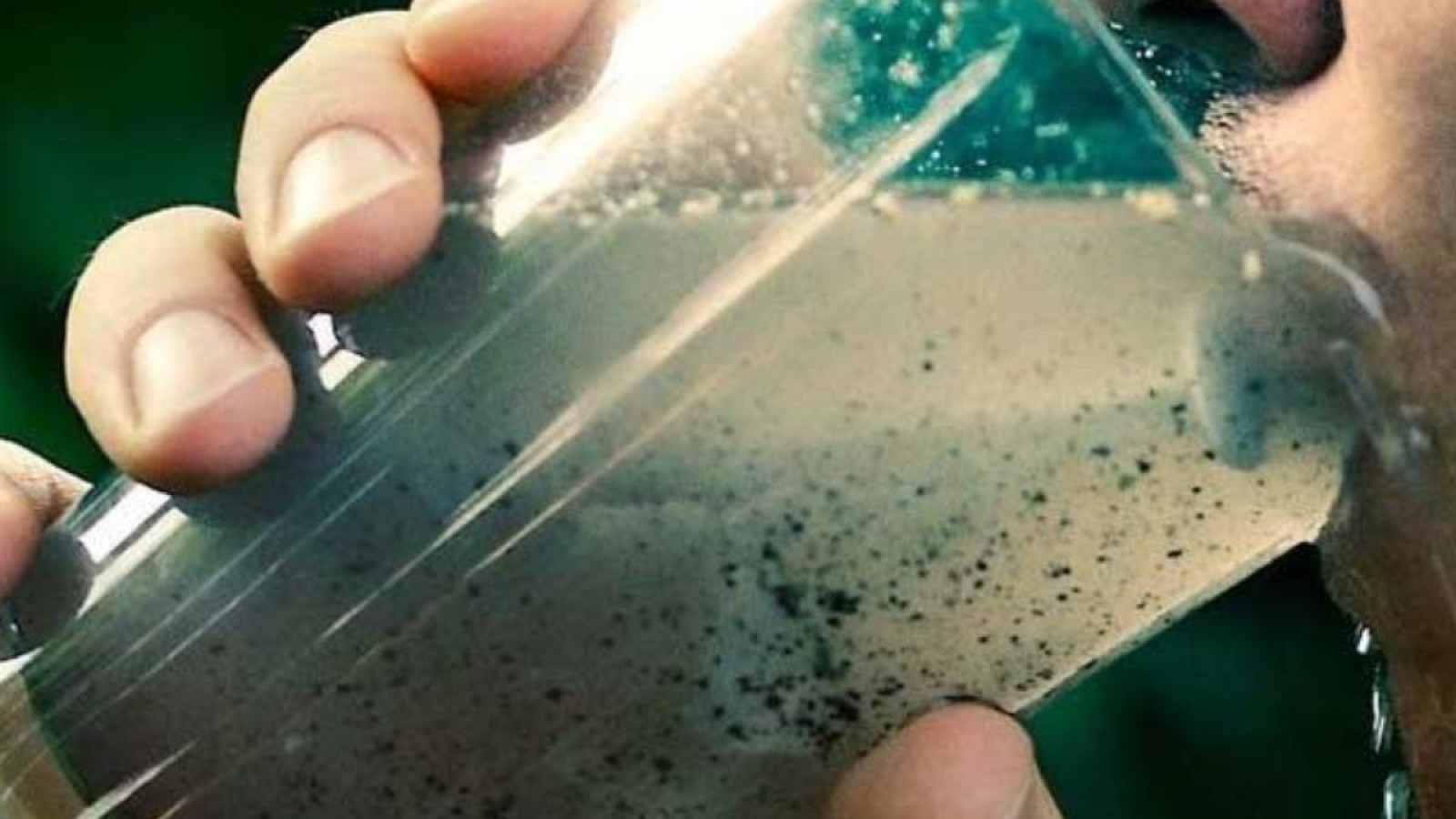 Ауыл тұрғындары ауыз судан уланды.