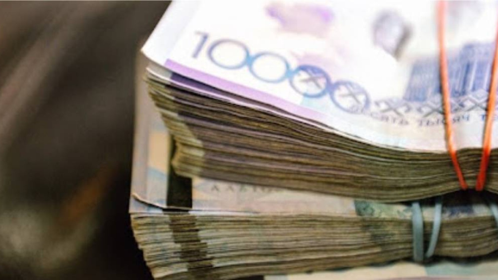 Павлодарда мектеп директоры бір миллион теңгеге алаяқтық жасады.