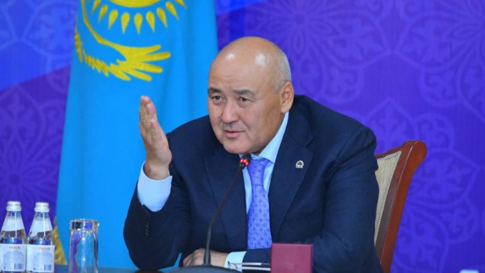 Шөкеевтің шапаны туралы жаңа видео шықты.