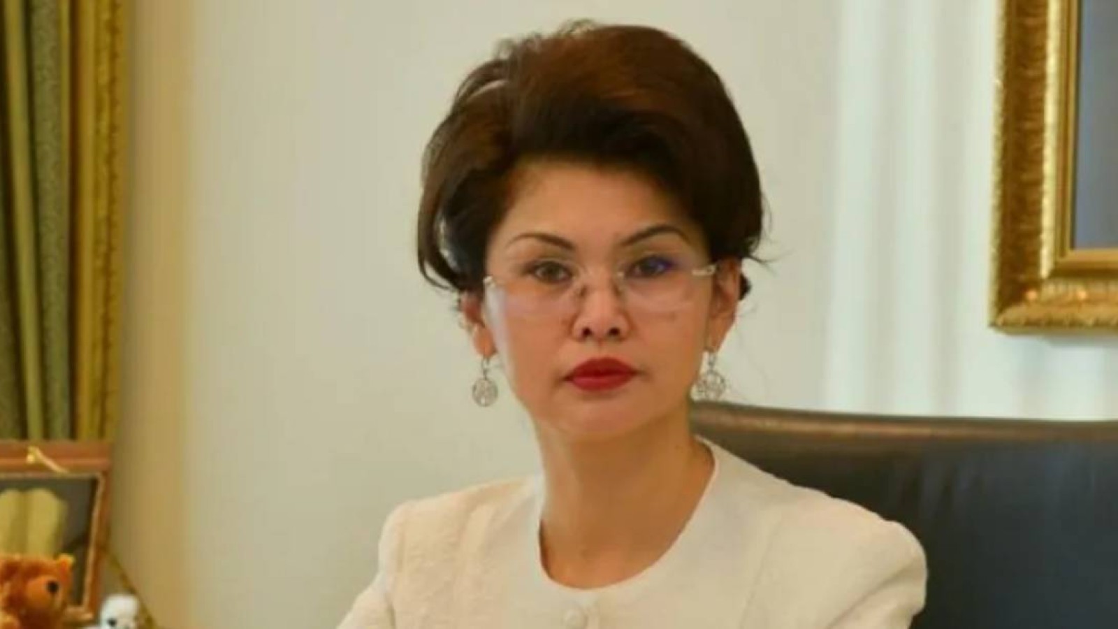 Ақпарат министрі Бекболат Тілеуханның эмоциялық әрекетін ақтау қиын екенін жазды.