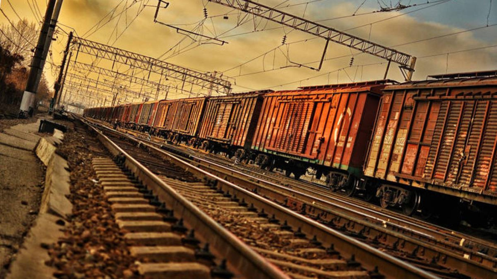 Пойыздан секірген балалардың бірі көз жұмды.