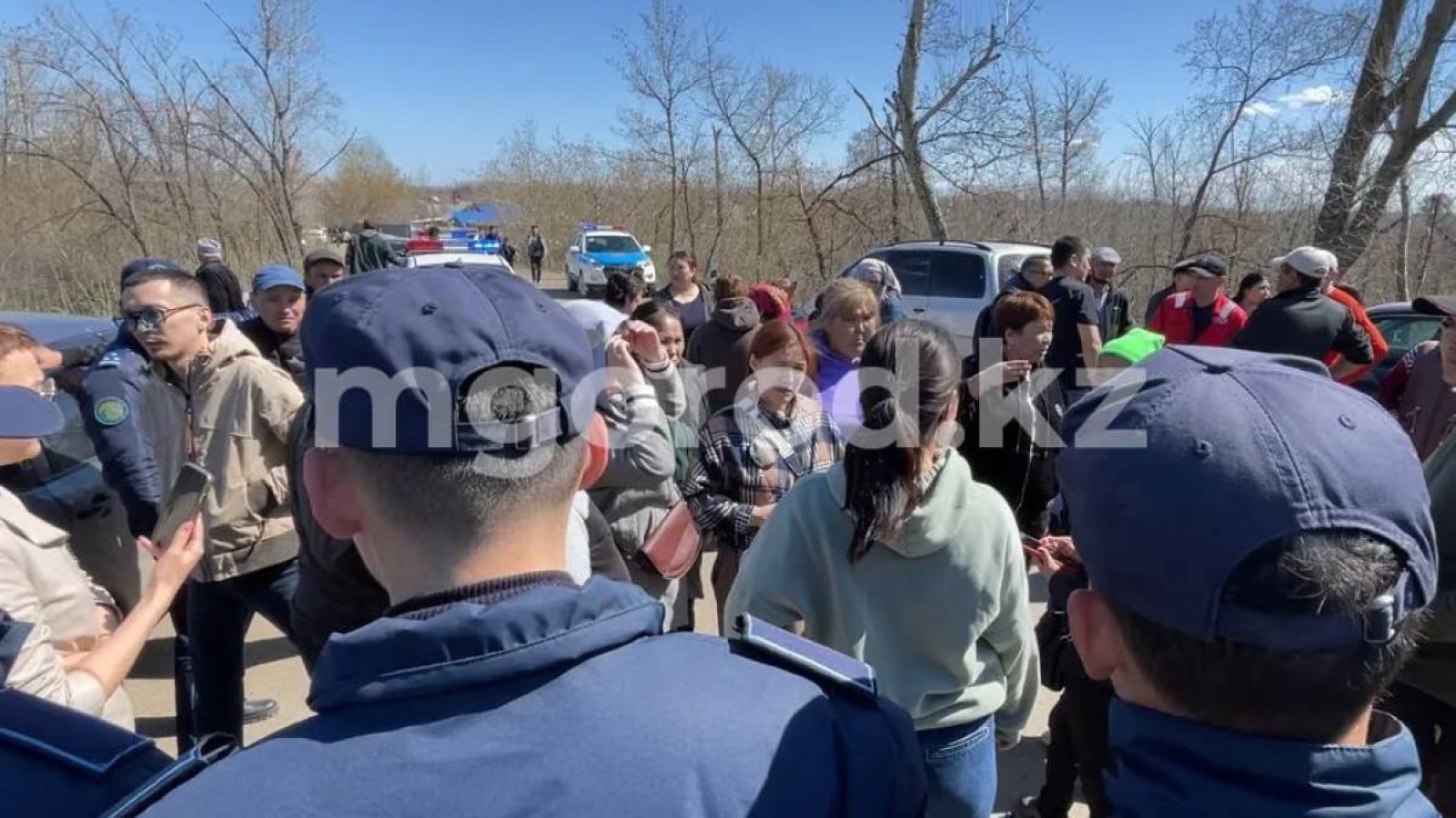 Оралда наразы халық бірнеше жолды жапты.
