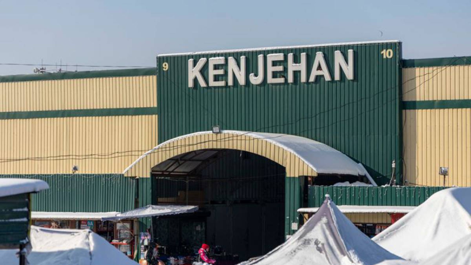 «Кенжехан» базарының иесі Әнипа Назарбаева әр сауда орнын 10 мың АҚШ долларына сатқан – депутат.