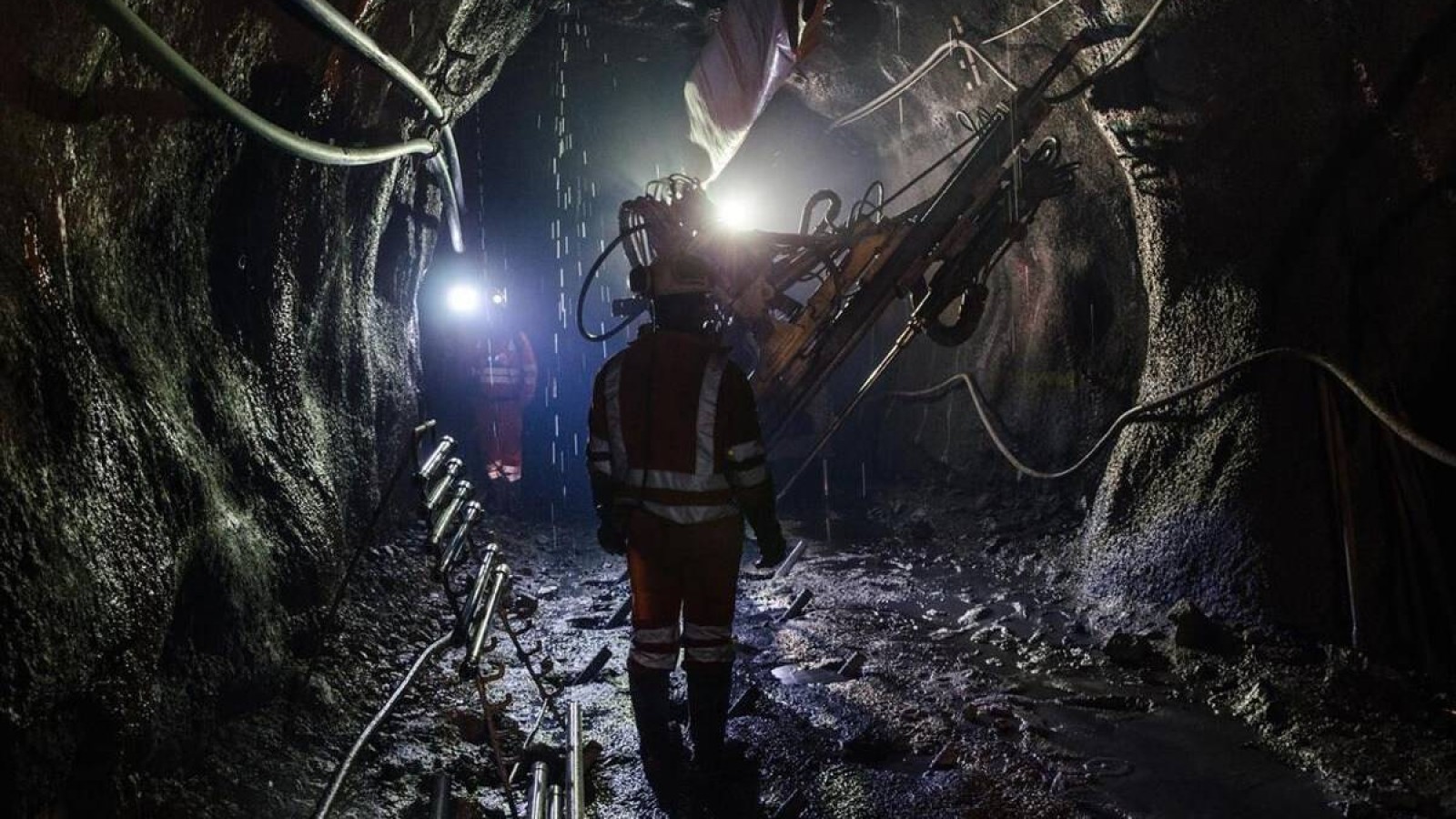 Шахтадағы апат. Кеншілерді құтқарғандарды қысымға алып жатыр.