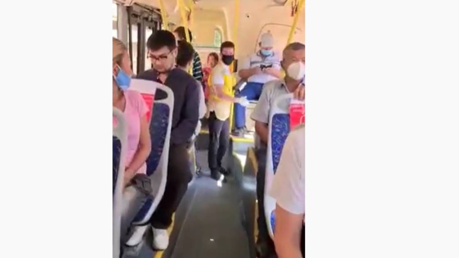 Автобус жолаушысы: Коронавирус сандырақ.