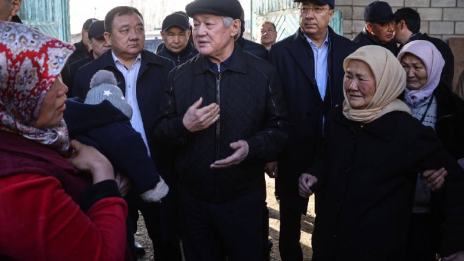 Сапарбаев: «Қазақ пен дүнген төбелесіп қалды демеуіміз керек».