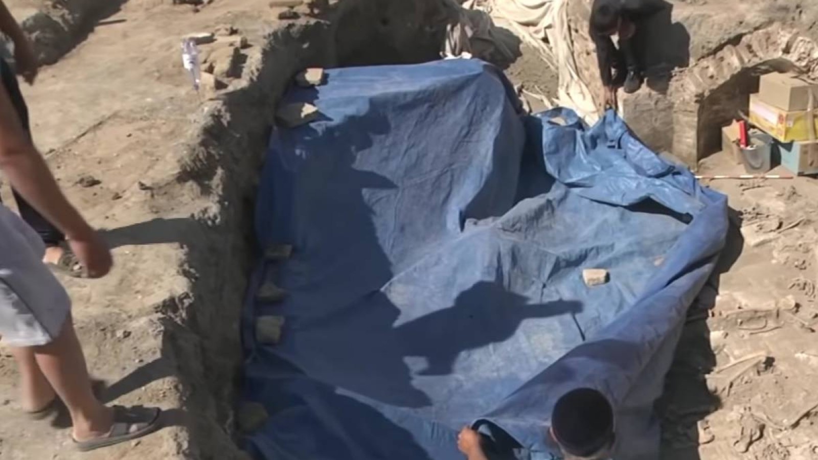 Қасым ханның қабірін іздеген археологтар басқа мәйіттерді көшірген.