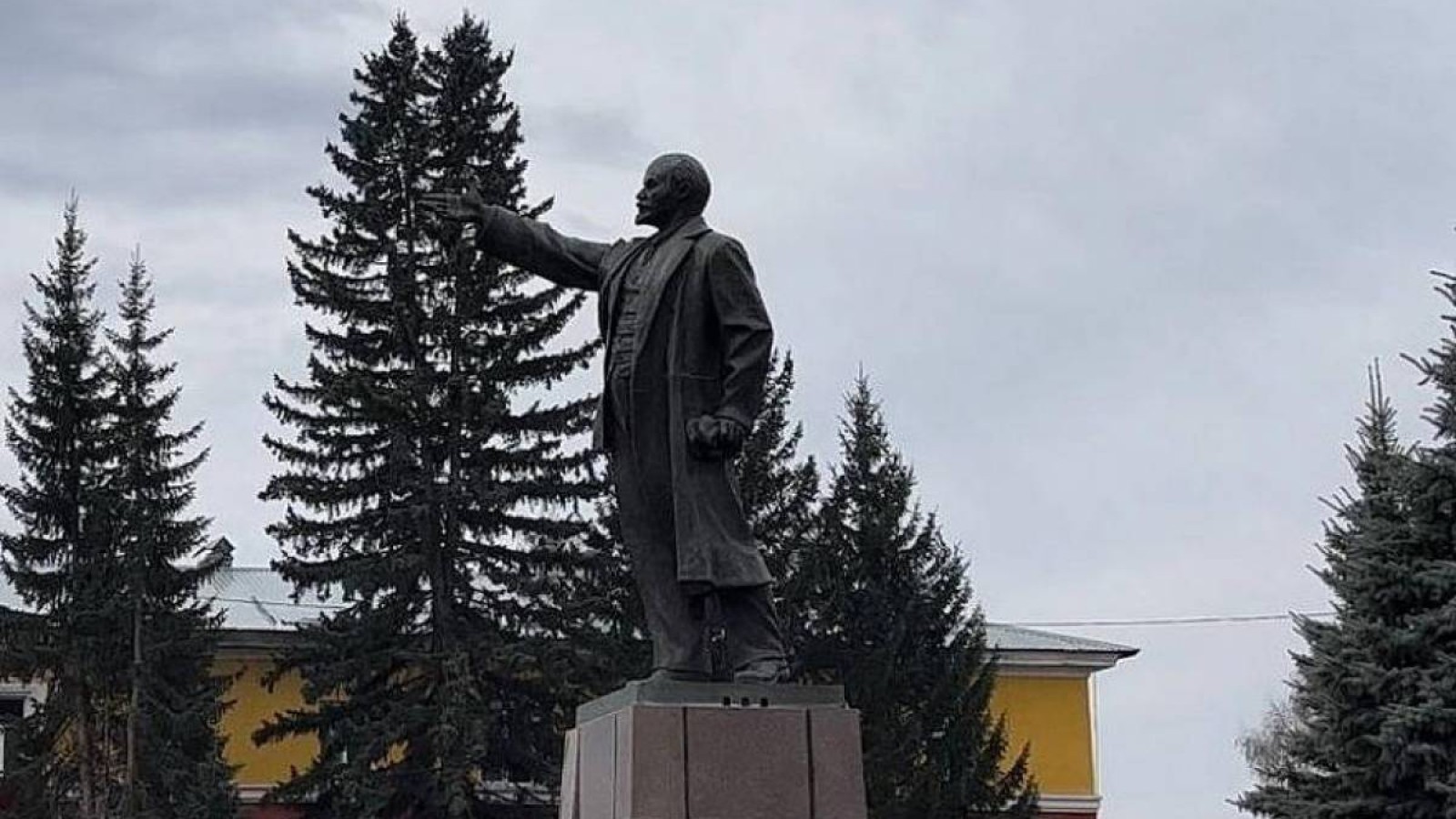 Шығыс Қазақстанда Ленин ескерткішін құлатқан адамға қылмыстық іс қозғалды.