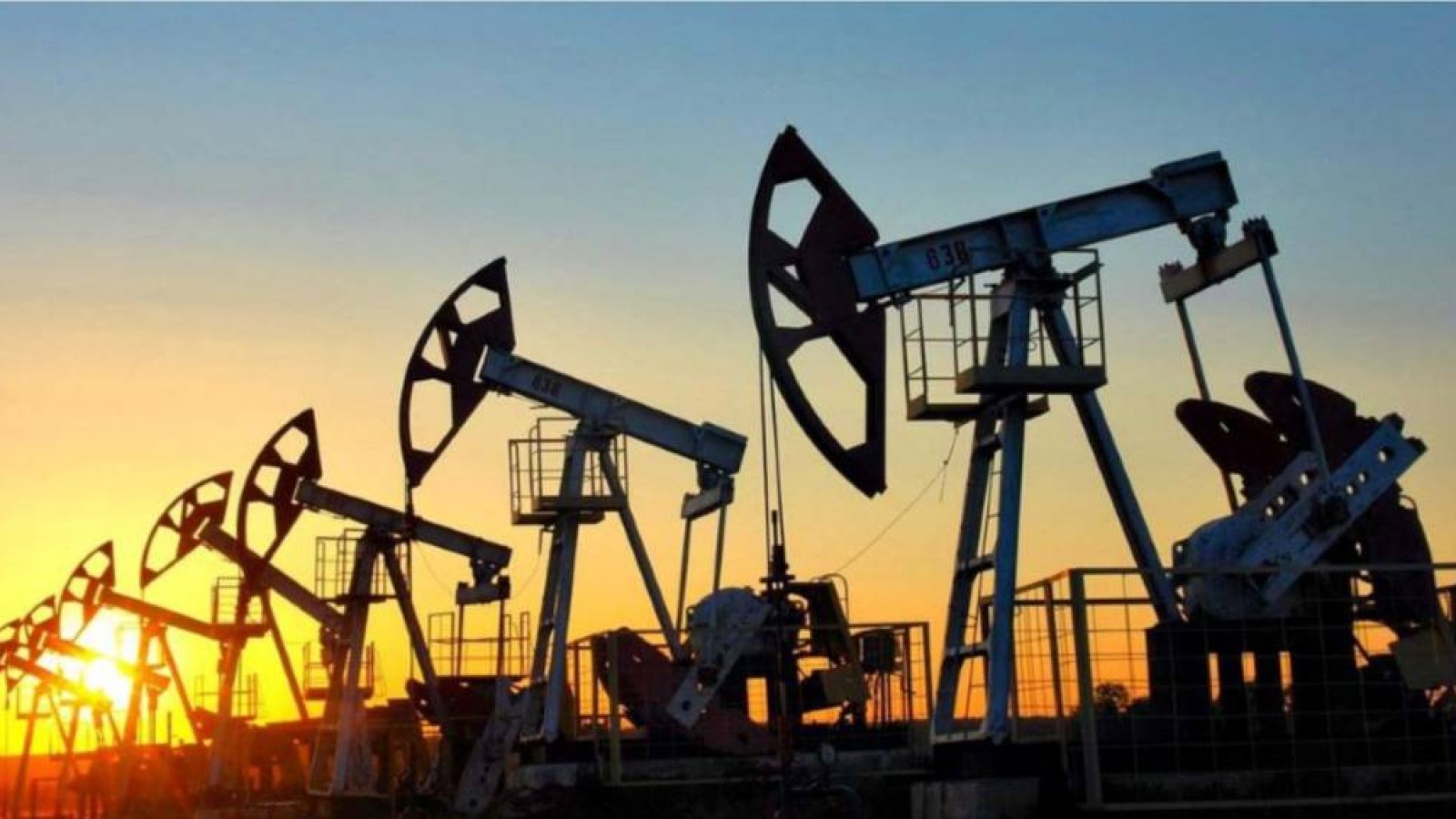 Маңғыстауда мұнайшылар екі күннен бері наразылыққа шықты.