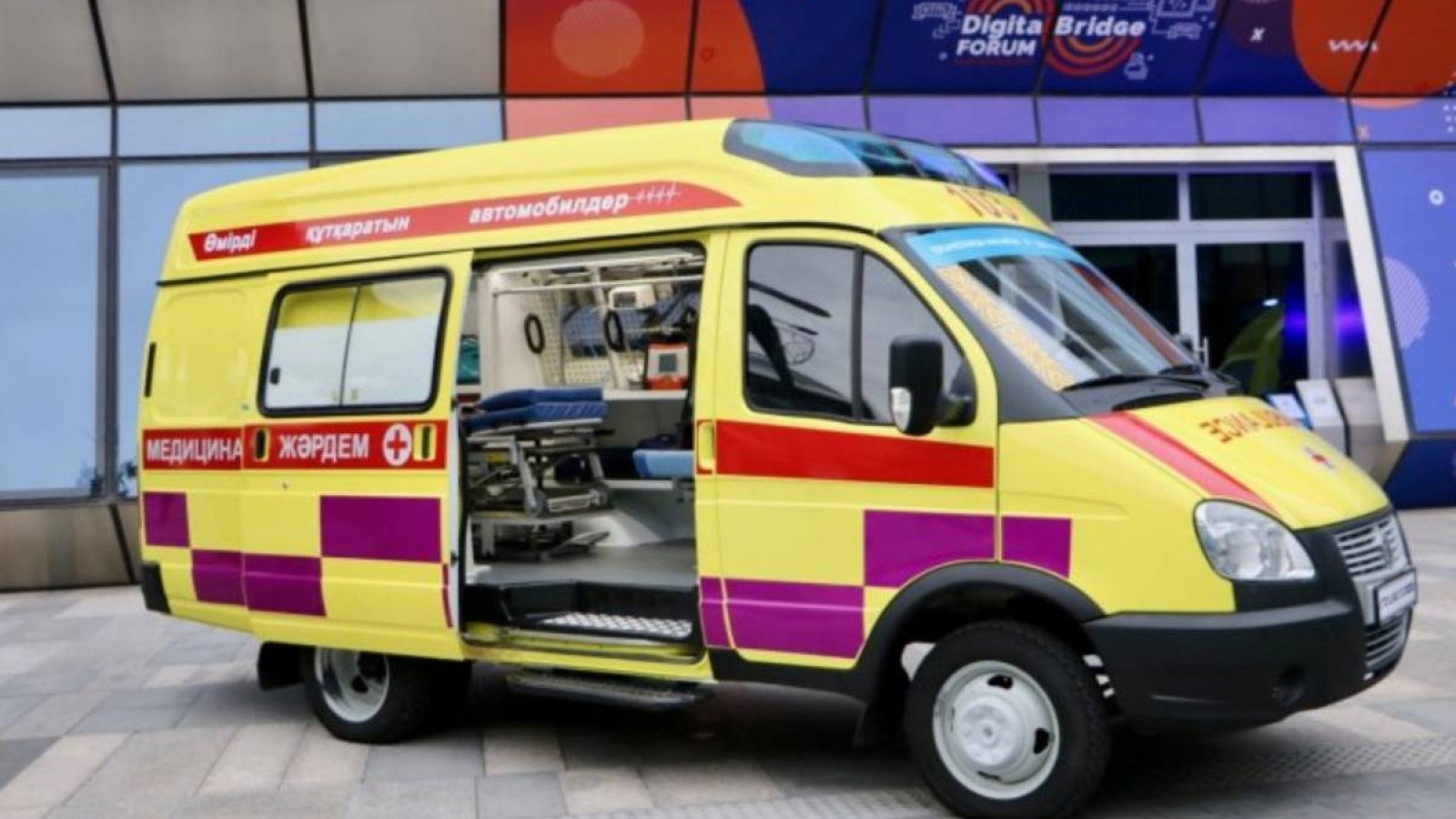 Жаңаөзенде жедел жәрдем қызметкерлері вакцинаға қарсы.