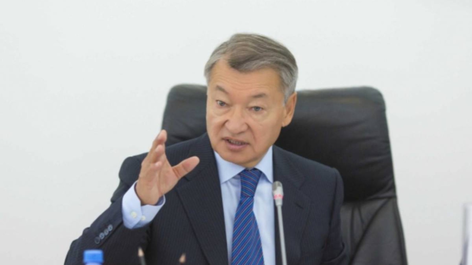 Даниал Ахметов өзіне қысым жасалып жатқанын мәлімдеді.