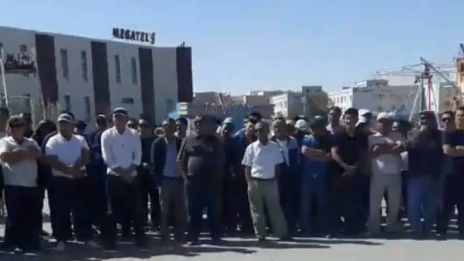 Жаңаөзенде халық митингіге бүгін де шықты (видео).