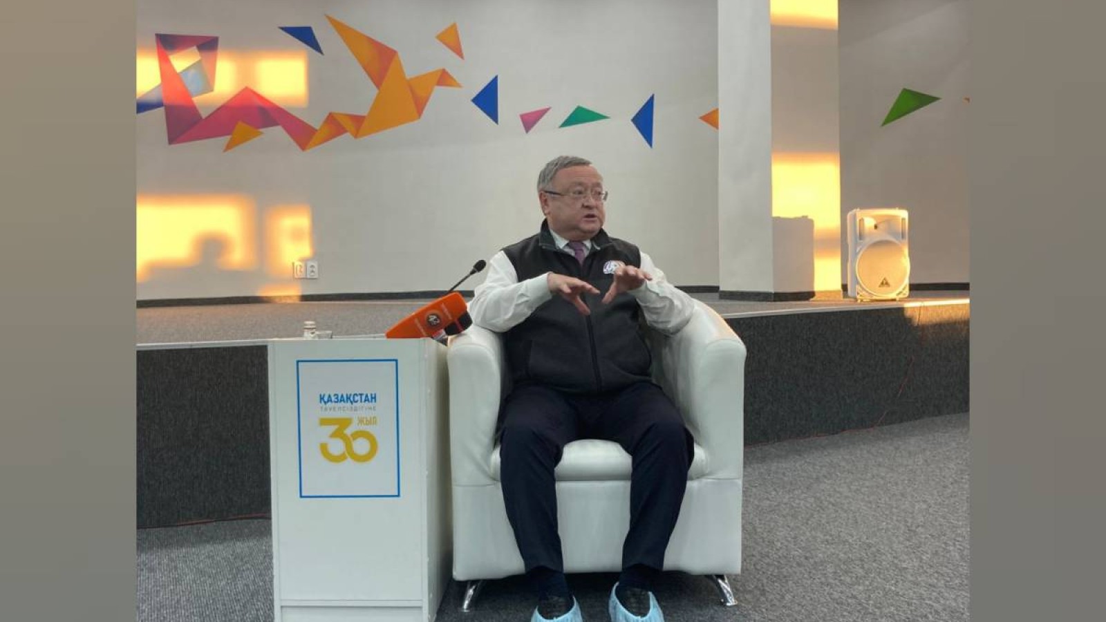 Оразалин бар бизнесін әйеліне беріп қойды.