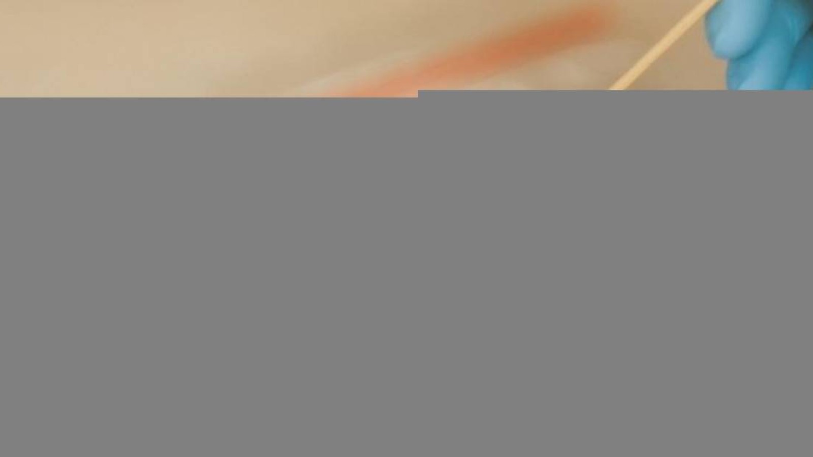 Ақтөбеде ПТР тестінің жалған анықтамасын жасаған дәрігерлер айыппұл арқалады.