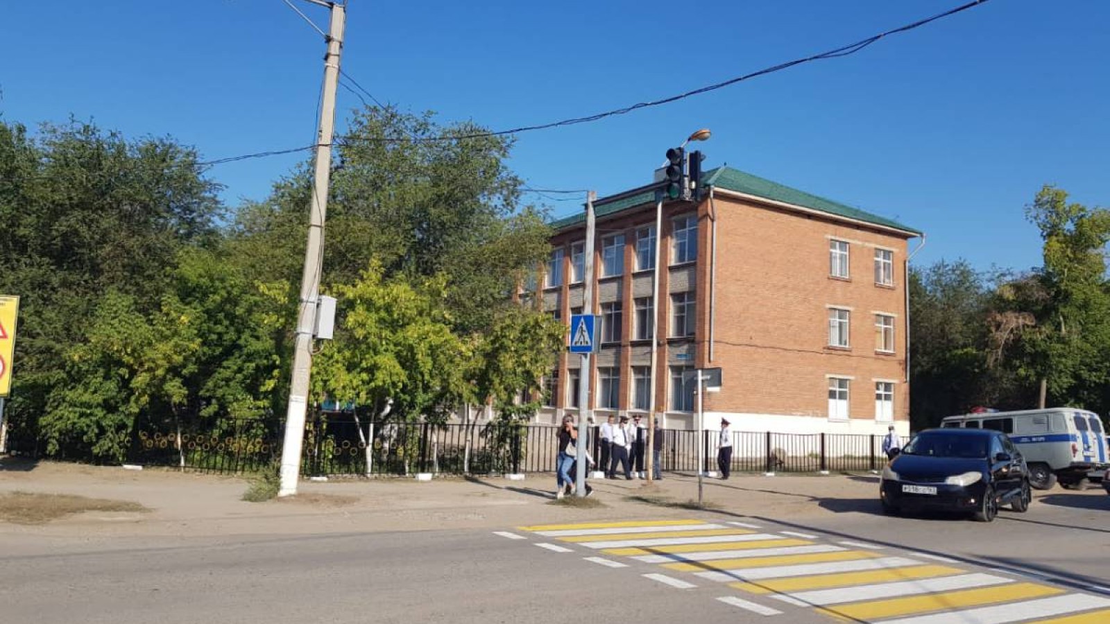 Ақтөбелік полицейлер екі күннен бері мектептерді «бомбалап» жатқандарды таппай жатыр.