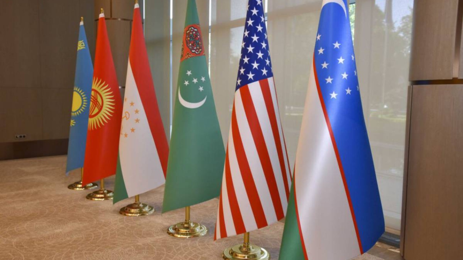 Ресей мен Қытайдың қысымына қарсы тұру үшін Қазақстанға АҚШ-тың көмегі қажет.