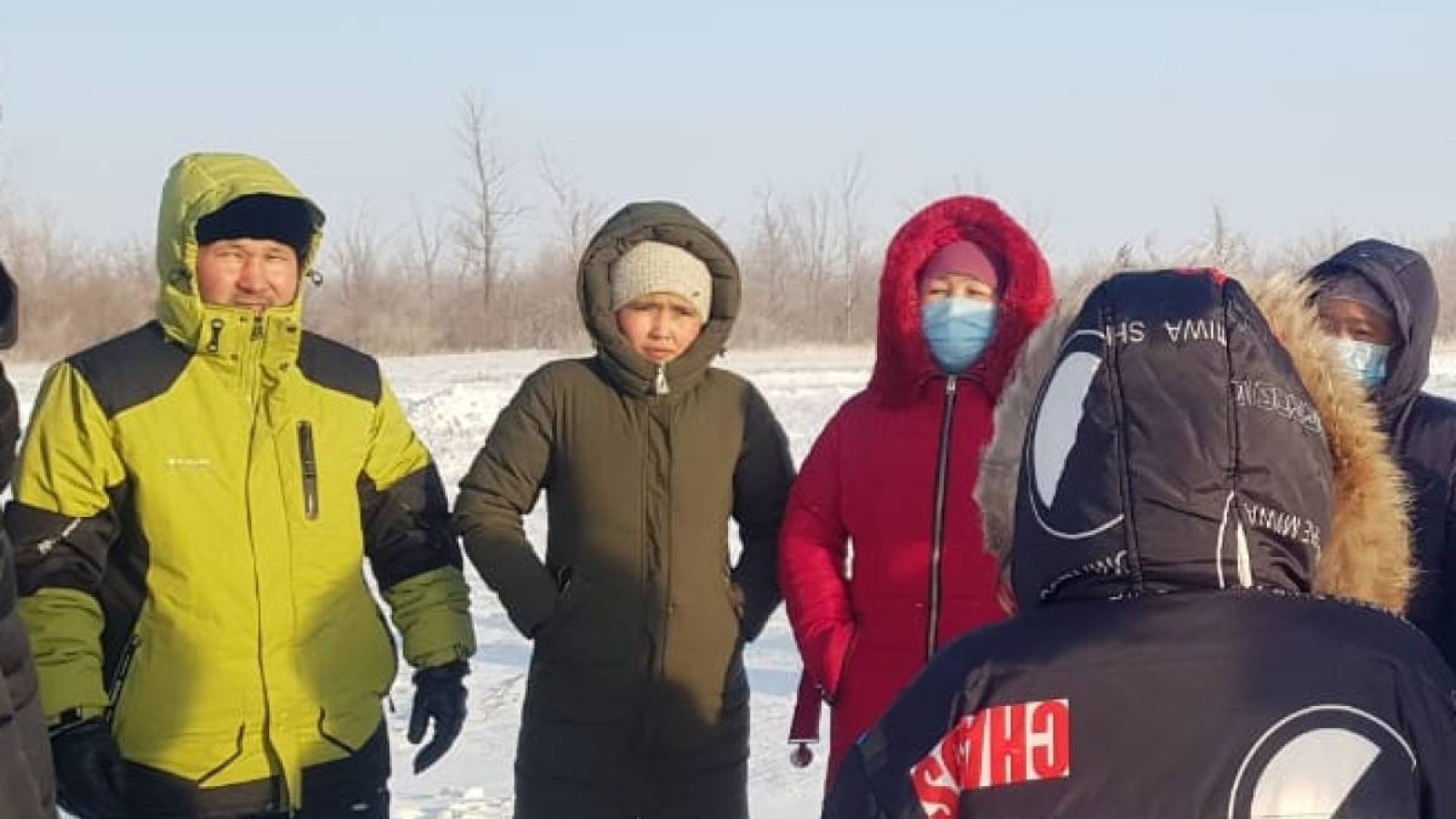 Ақтөбеде қаланың іргесінде отырып, пеш жаққандардың жанайқайы.