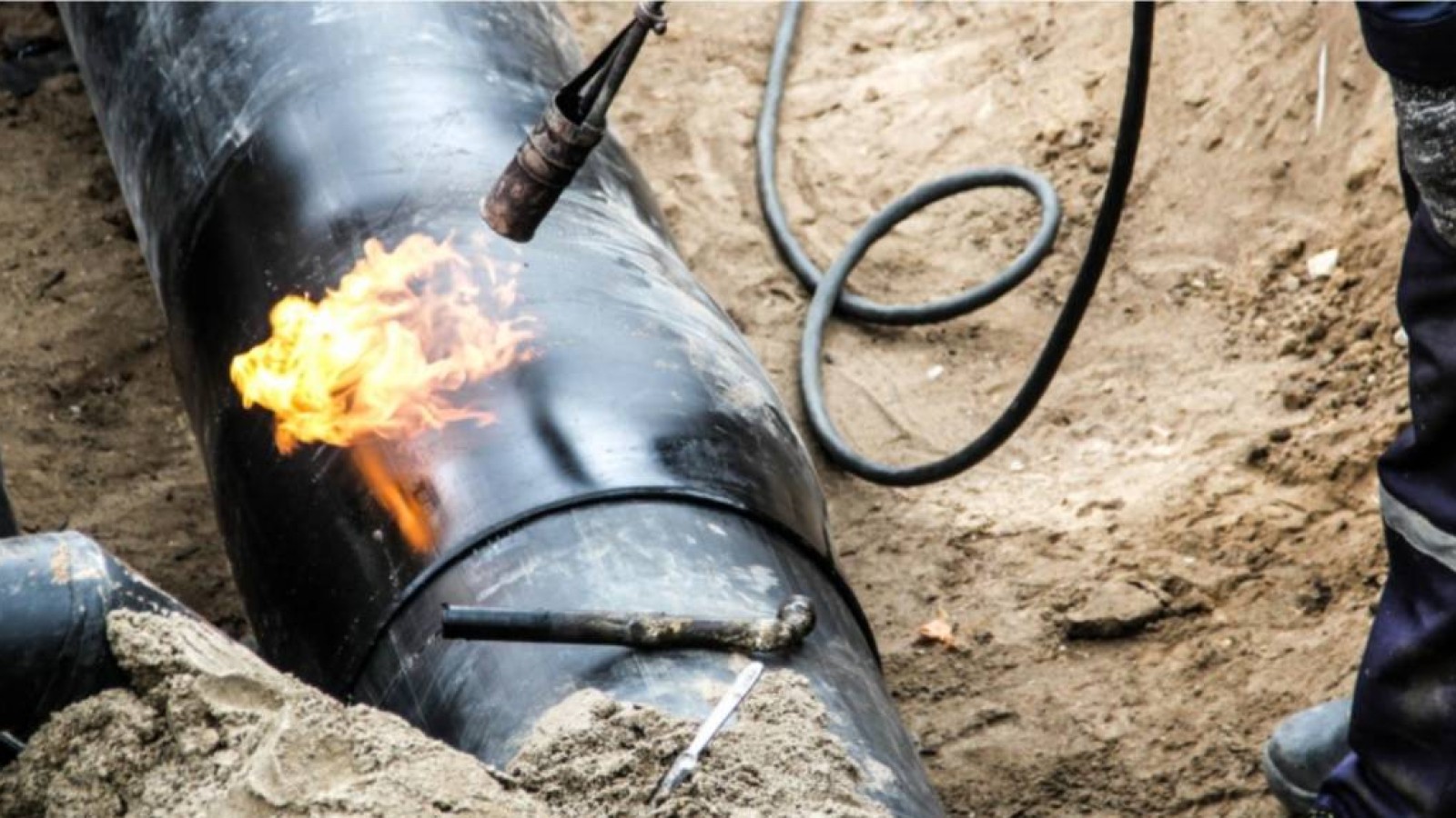 Алматылықтар 1 миллиард теңгені ысырап қылған билікті сотқа бермек.