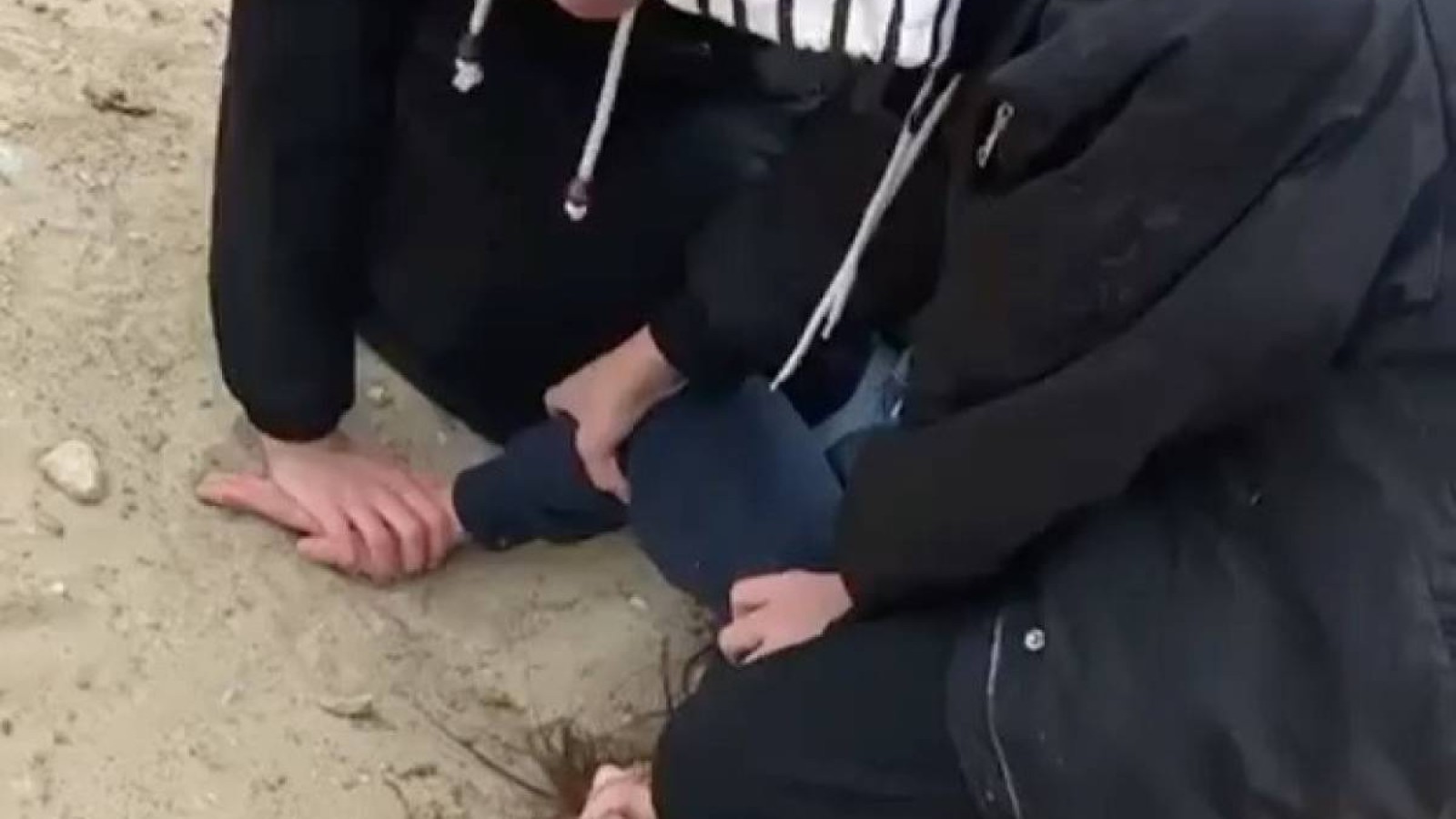 Оқушыны сыныптастары «тәртіпке салмақ» болды (видео).