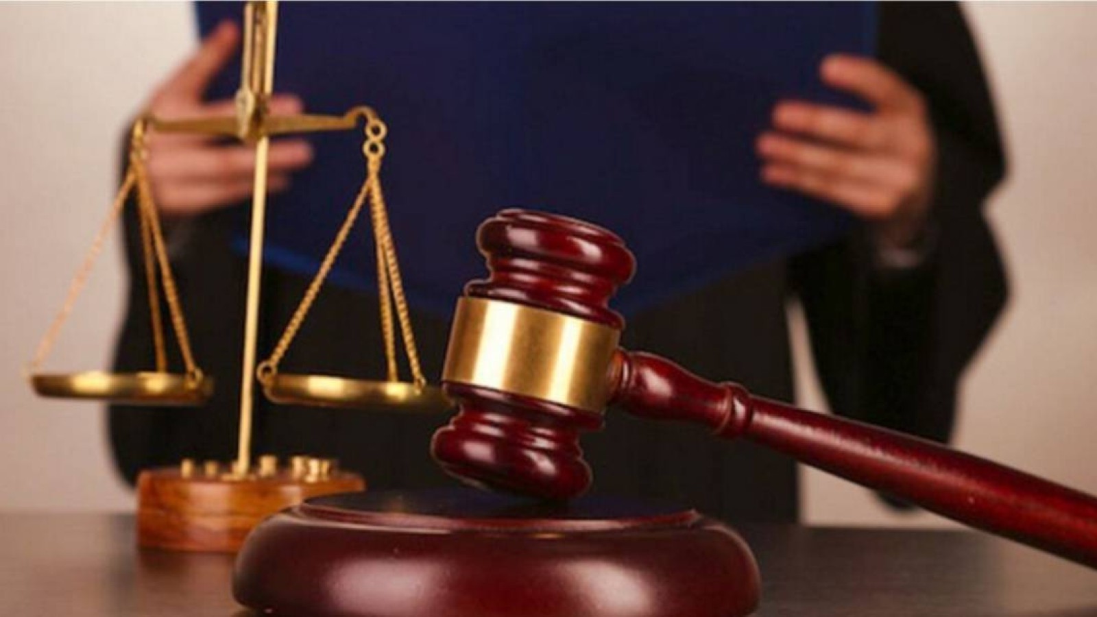 Алматылық ұстаз оқушыны ұрып, ер баланы қызға теңеген.