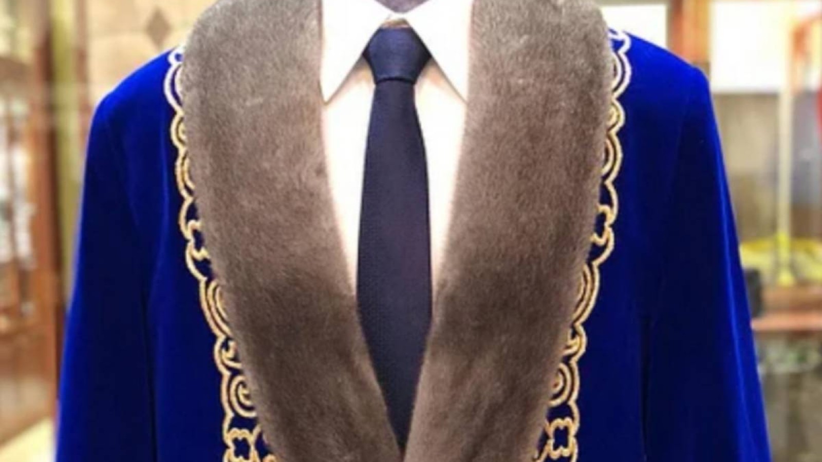 Алматы әкімдігі шапан мен картина алу үшін 20 миллион теңге жұмсаған.