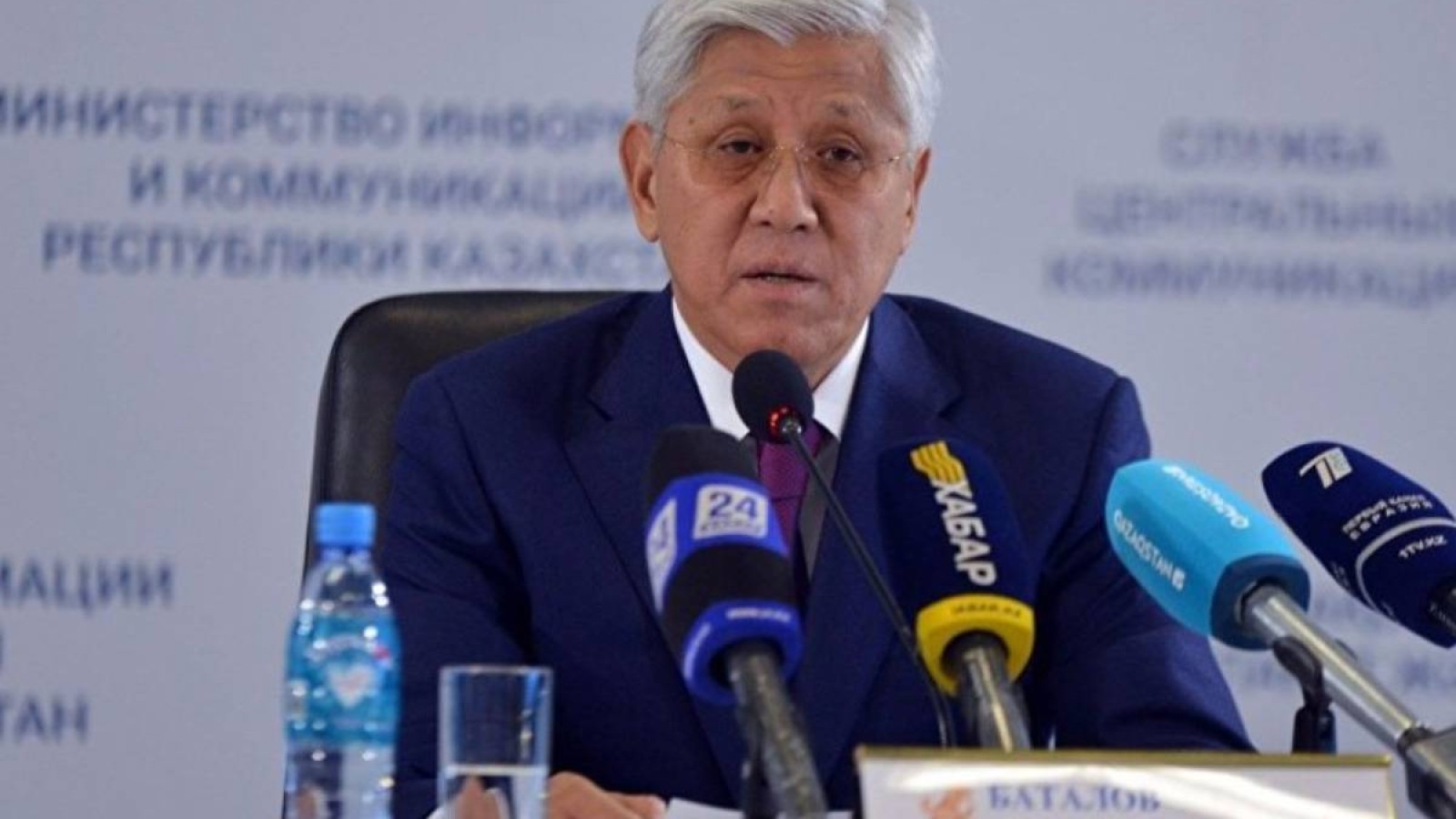 Амандық Баталов елді қуантып, жүмыс жасай беретінін айтты.