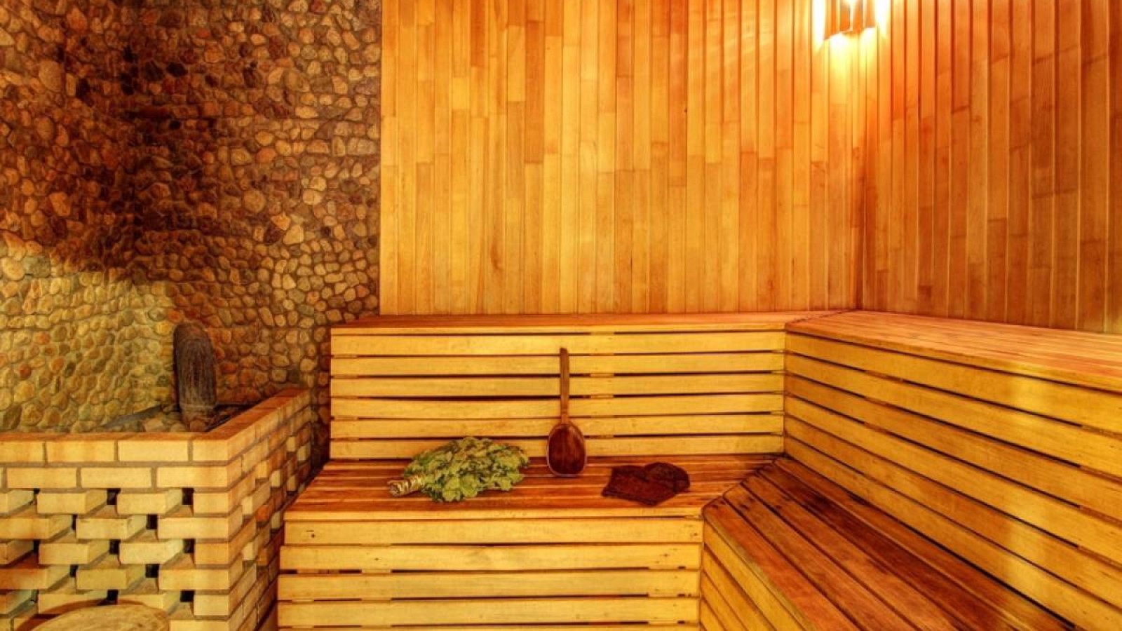 Бес баласымен моншадан уланған отбасы ғажайыптың күшімен аман қалды.