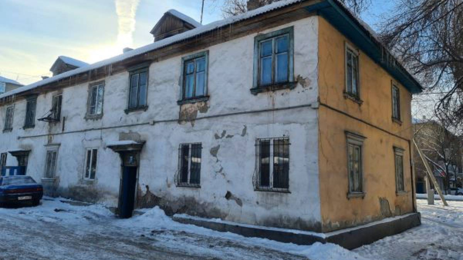 «Пәтер қарастырылады»: Талдықорған қаласы әкімдігі құлағалы тұрған үйге қатысты пікір білдірді.