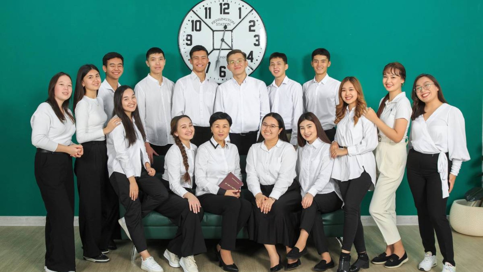 Президент мақаласын талдап оқыған студенттер университетте «Өзін-өзі басқару жылын» жариялауды ұсынды.