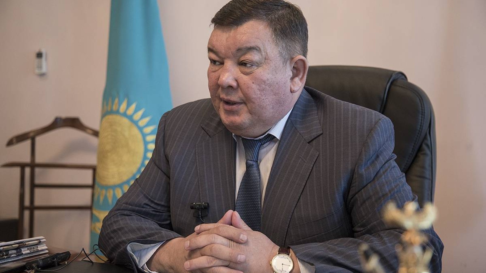 Амандық Баталовтың орынбасары Б.Манзоров пара алды деген күдікпен ұсталды ма?.