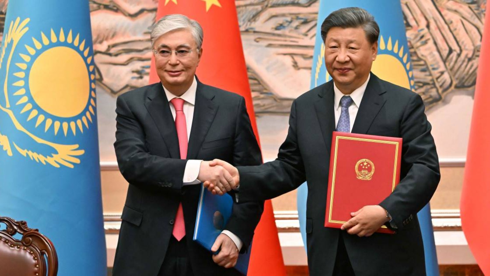 Қазақстан Қытайға 9 млрд доллар қарыз.