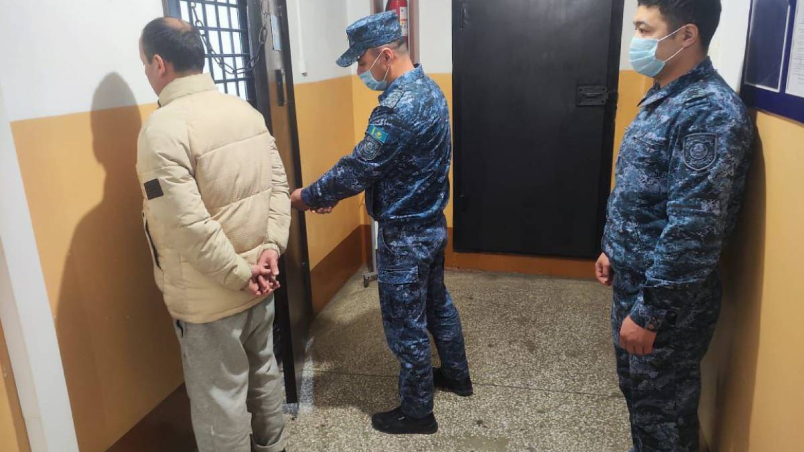 Абай облысында 10 жыл бойы халықаралық іздеуде жүрген ер адам ұсталды.