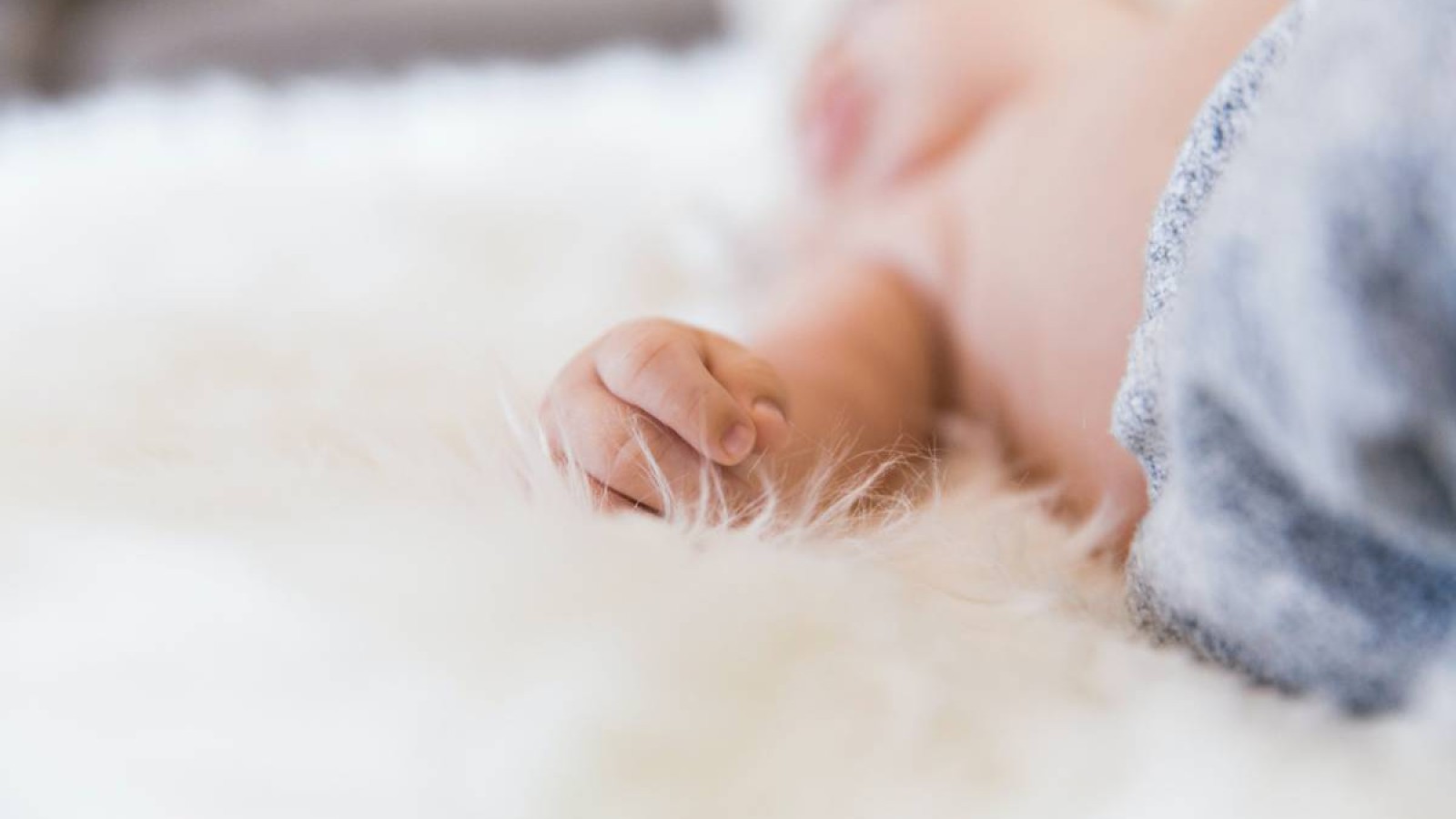 Атыраулық әйел екі рет жаңа туған балаларын сатып жіберген.