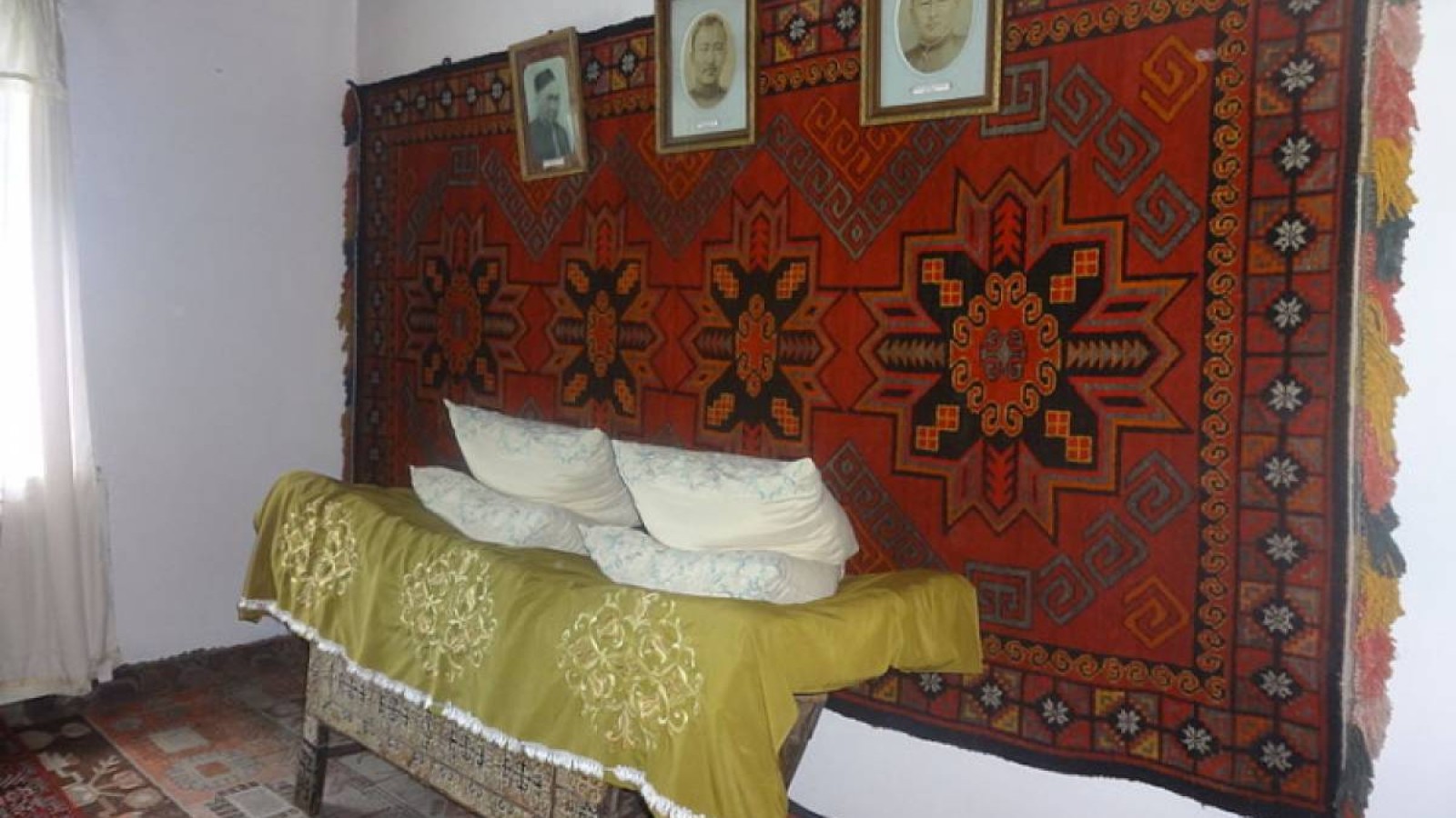 Абай музейінде білім-ғылым саласында музей мүмкіндіктерін тиімді пайдалану мәселелері талқыланды.