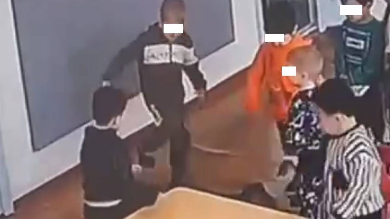 Алматыдағы балабақшада баланы топпен ұру дерегіне қатысты қылмыстық іс қозғалды.