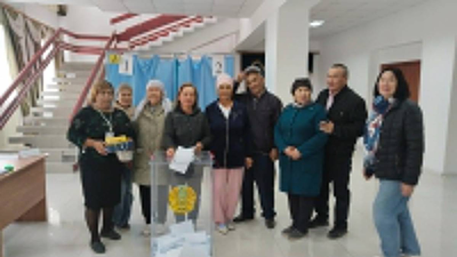БІР КӨШЕНІҢ ТҰРҒЫНДАРЫ БІР МЕЗЕТТЕ КЕЛУДІ ҚҰП КӨРГЕН.