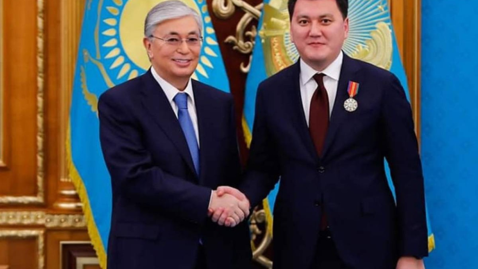 Президенттің маңызды бағасын алған Қариннің көңілі тоқ.