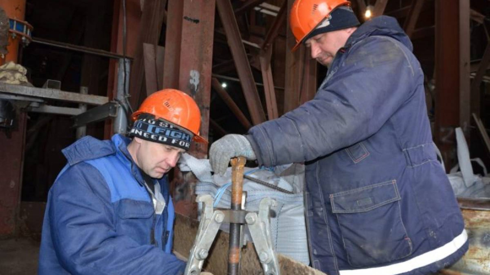 «Бұл-біздің жеріміз»: Комбинат жұмысшылары Тоқаевтан қорғаныш сұрады.