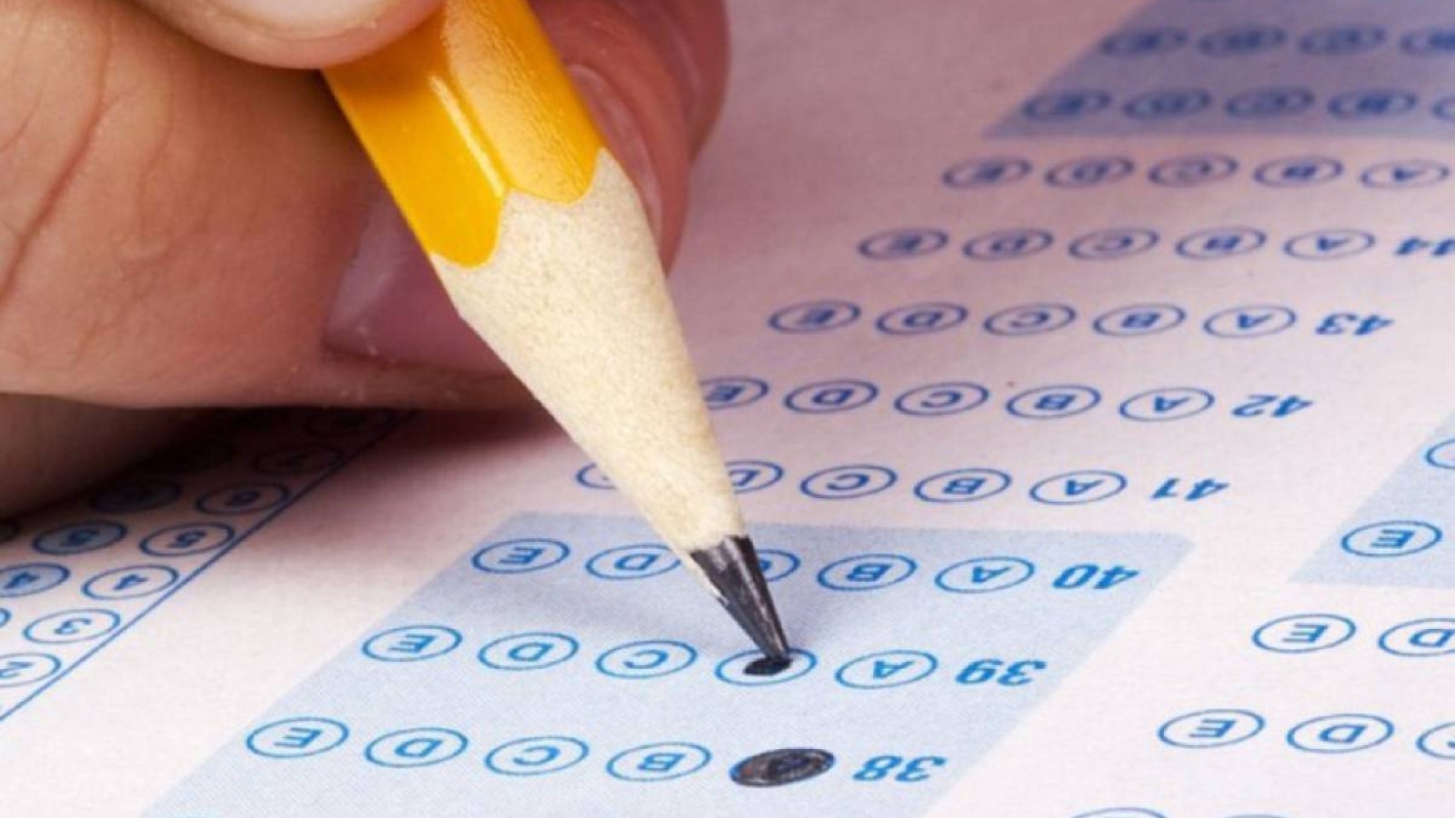 Елде ҰБТ-ның бірінші кезеңі басталды.