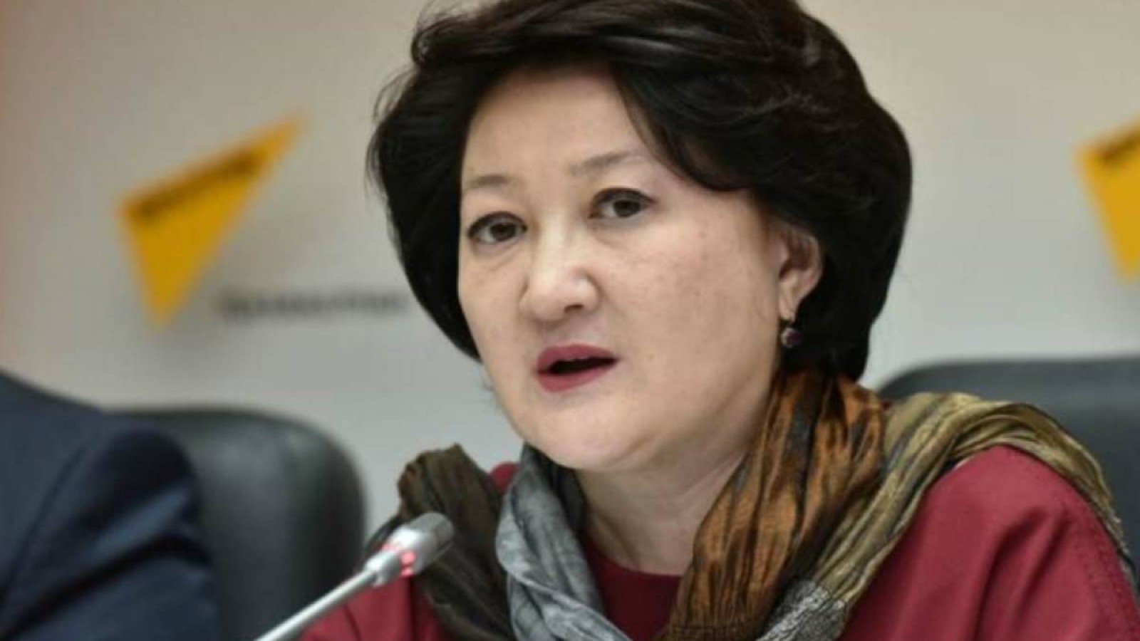 Мектеп формасы: джинсы киіп, шаш боятуға болмайды.