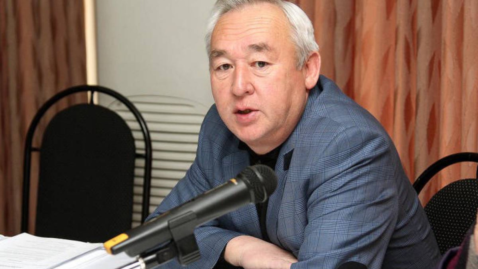 «Мемлекеттік қызметшілер — халықтың қызметшілері. Ал халық өз қызметшілерін таңдауға құқылы».