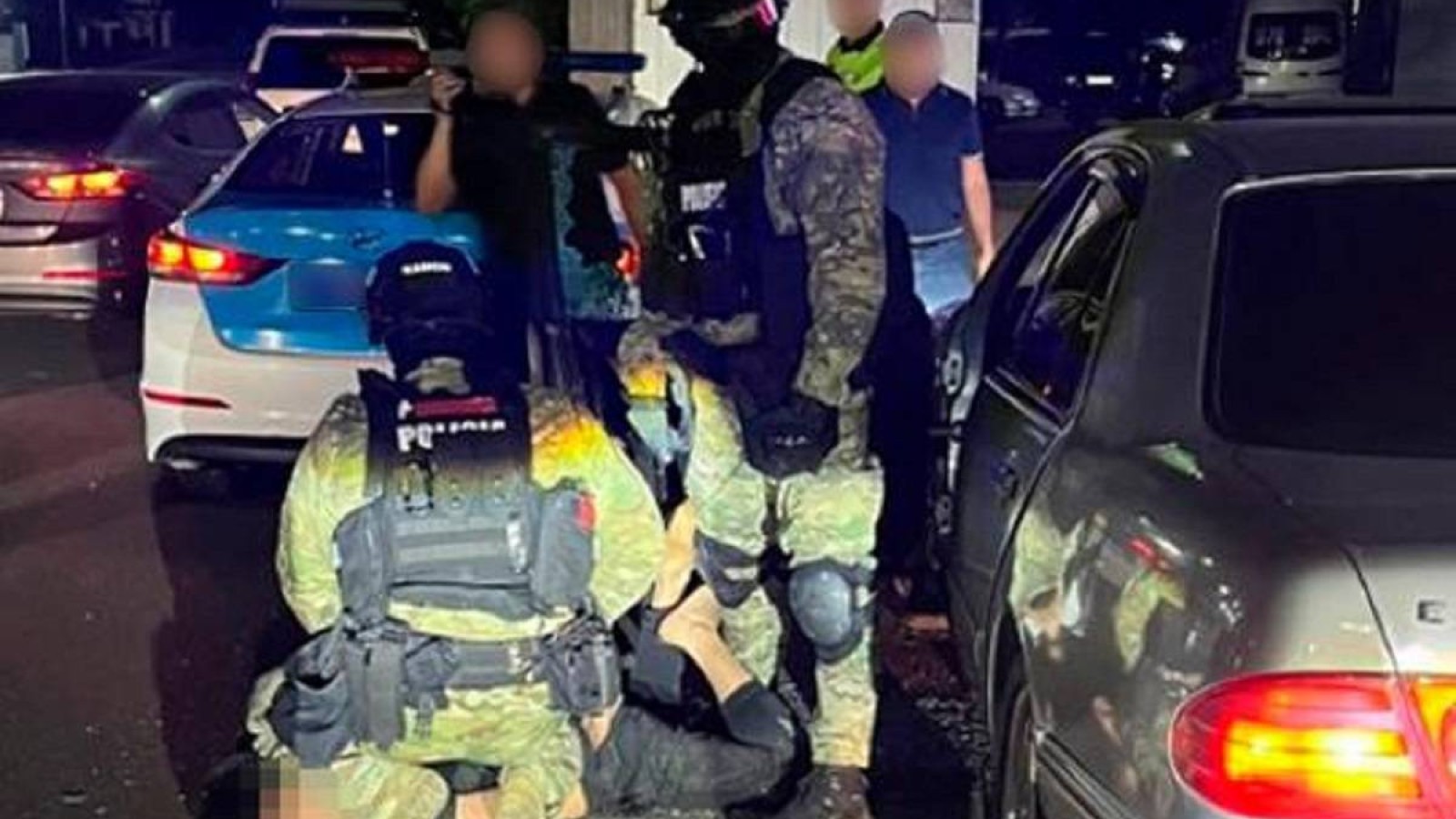 Алматыда қарулы қылмыстық топ ұсталды.